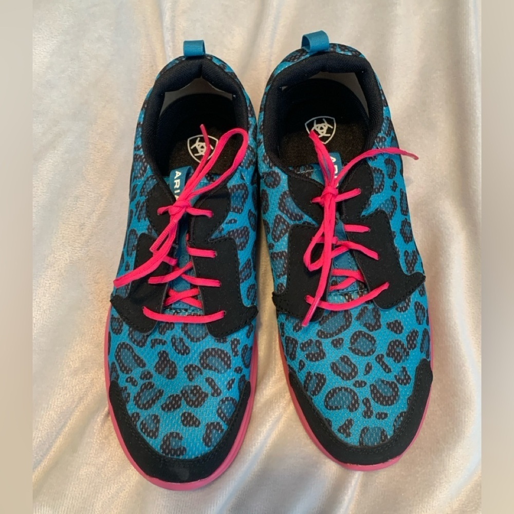 Ariat fuse blue and pink Leopard Sneakers with Pink laces cheetah size 3.5